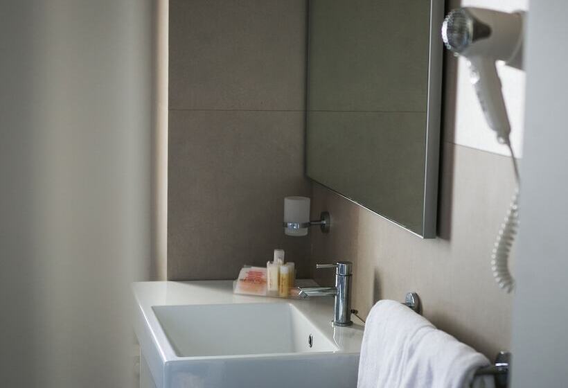 اتاق سوپریور سه تخته, Yes Hotel Touring & Spa