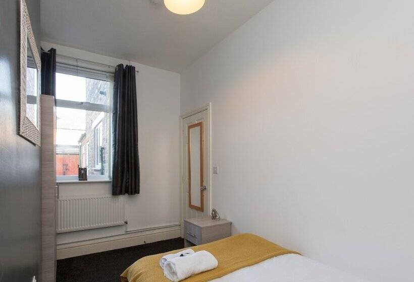 اتاق استاندارد با سرویس بهداشتی مشترک, Townhouse @ 83 Edleston Road Crewe