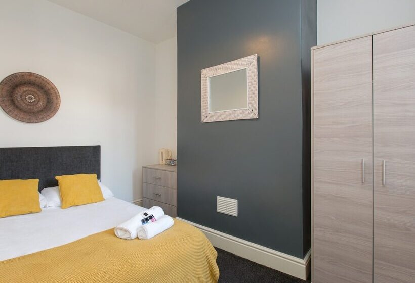 اتاق استاندارد با سرویس بهداشتی مشترک, Townhouse @ 83 Edleston Road Crewe