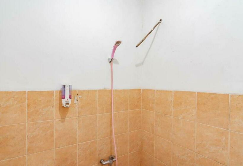 Номер Стандарт, Reddoorz Near Pasar Klandasan Balikpapan