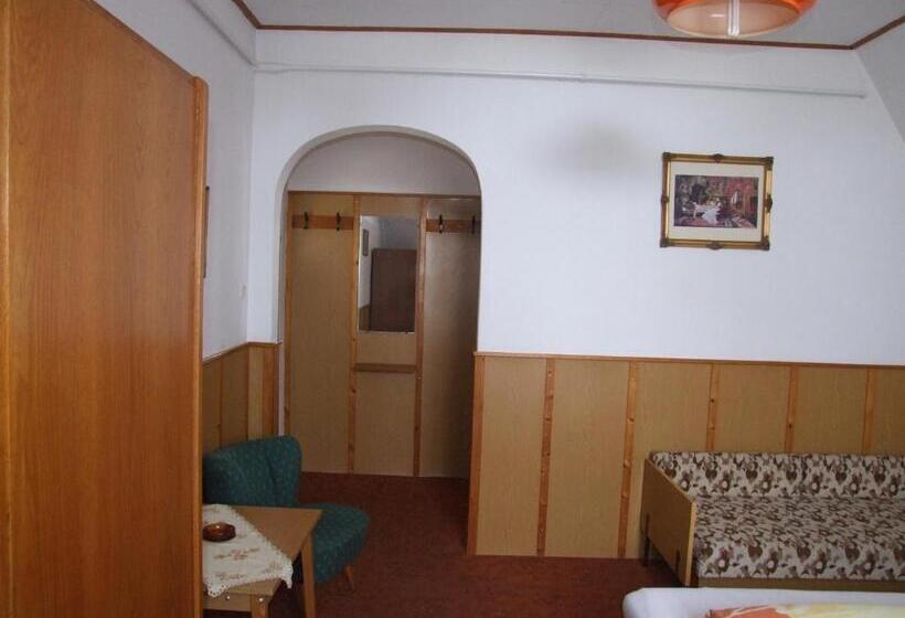 اتاق استاندارد, Révész Vendégház