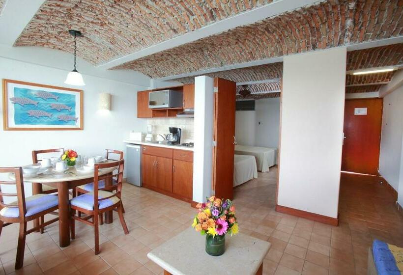سوییت با چشم‌انداز دریا, Las Flores Beach Resort