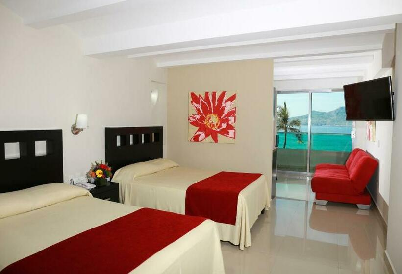 سوییت جونیور با چشم‌انداز دریا, Las Flores Beach Resort