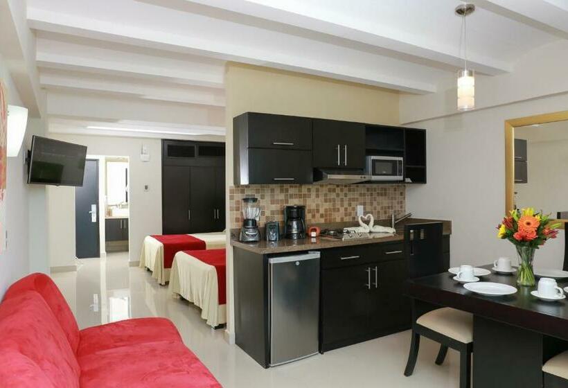 سوییت جونیور با چشم‌انداز دریا, Las Flores Beach Resort