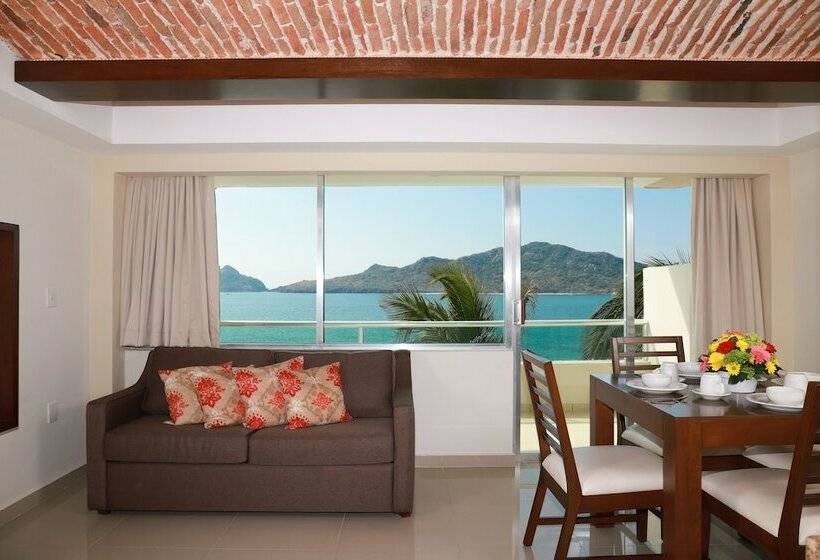سوییت سوپریور با چشم‌انداز دریا, Las Flores Beach Resort