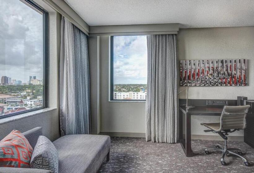 キングサイズベッドのスタンダードルーム, Renaissance Fort Lauderdale Cruise Port