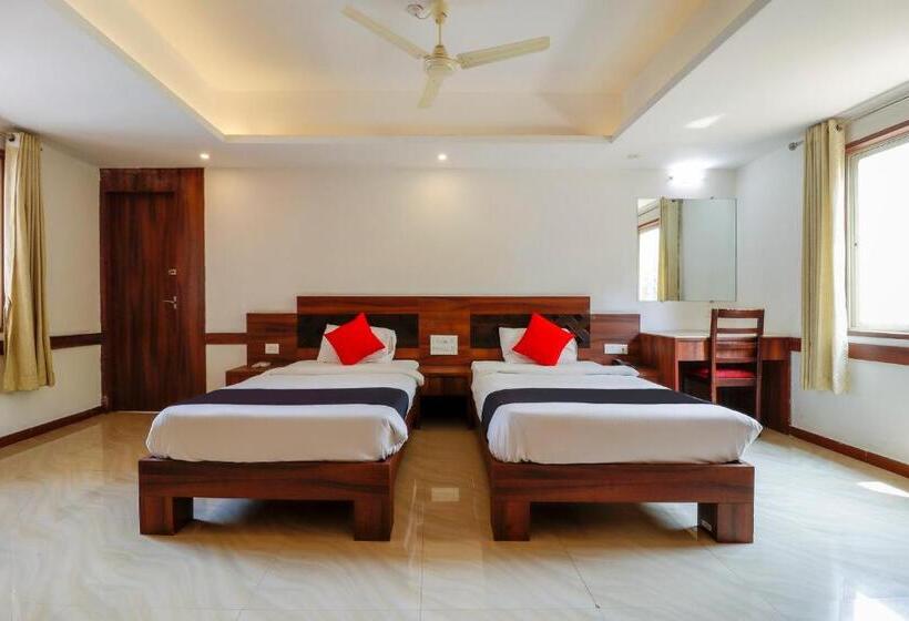 豪华三人间, Capital O Sai Arya Residency