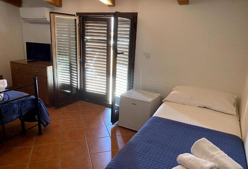 Четырехместный Номер Стандарт, B&b Kamaraton