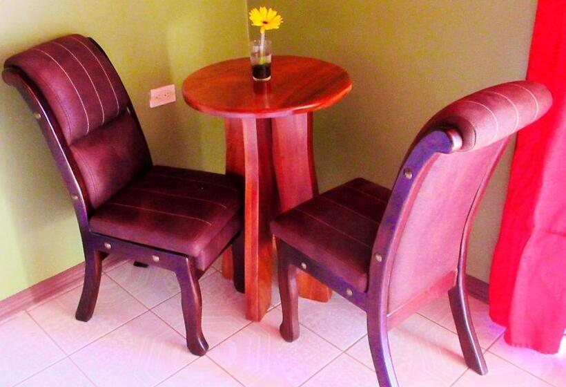 스탠다드 트리플 룸, Nafre House B&b Monteverde
