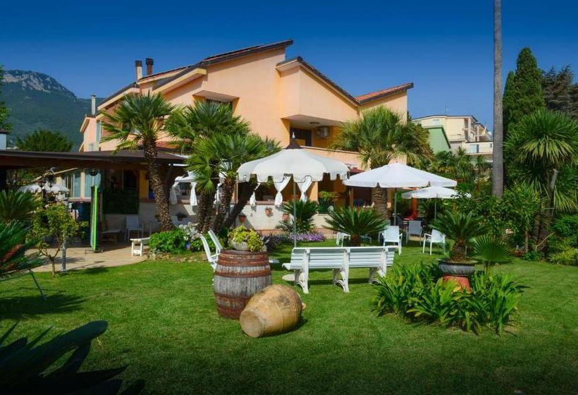 四人标准间, La Magnolia B&b