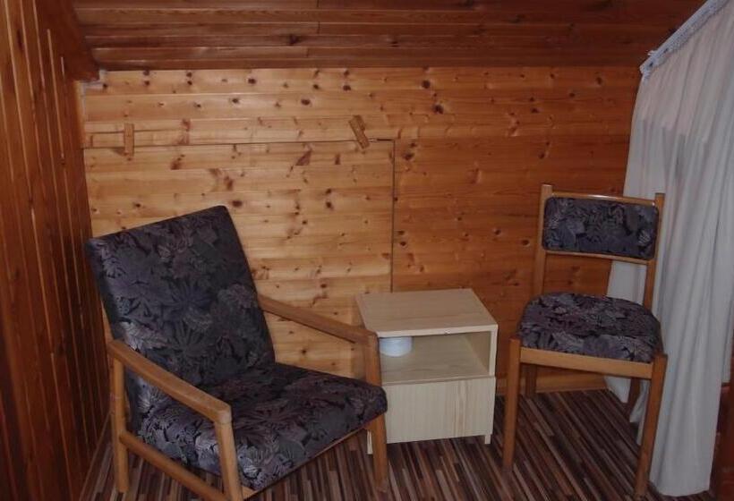 اتاق استاندارد سه نفره, Pension Kubát