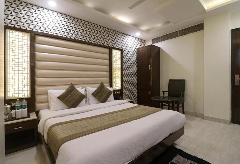 스탠다드 룸 킹사이즈 침대, Mannat International By Mannat