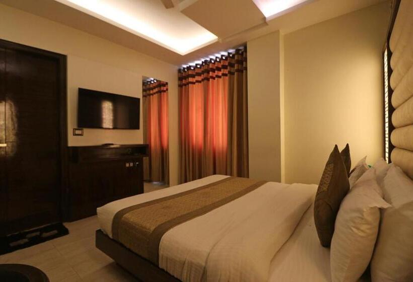 스탠다드 룸 킹사이즈 침대, Mannat International By Mannat