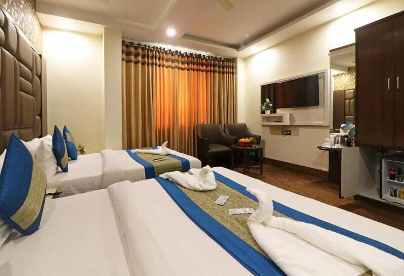 디럭스 패밀리 룸, Mannat International By Mannat