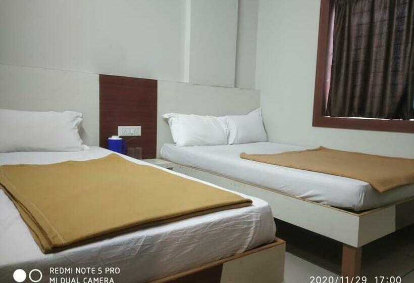 اتاق لوکس چهار تخته, Sahara Inn