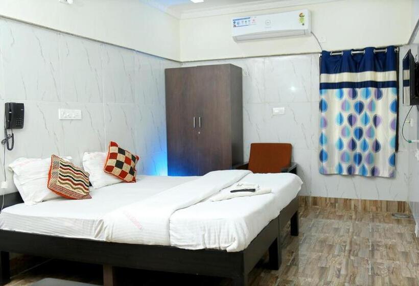 Номер Стандарт, Lakeview Residency, Sricity Tada