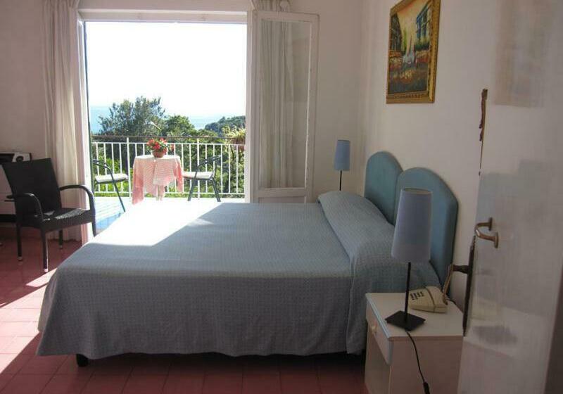 اتاق استاندارد سه نفره, Villa Degli Aranci