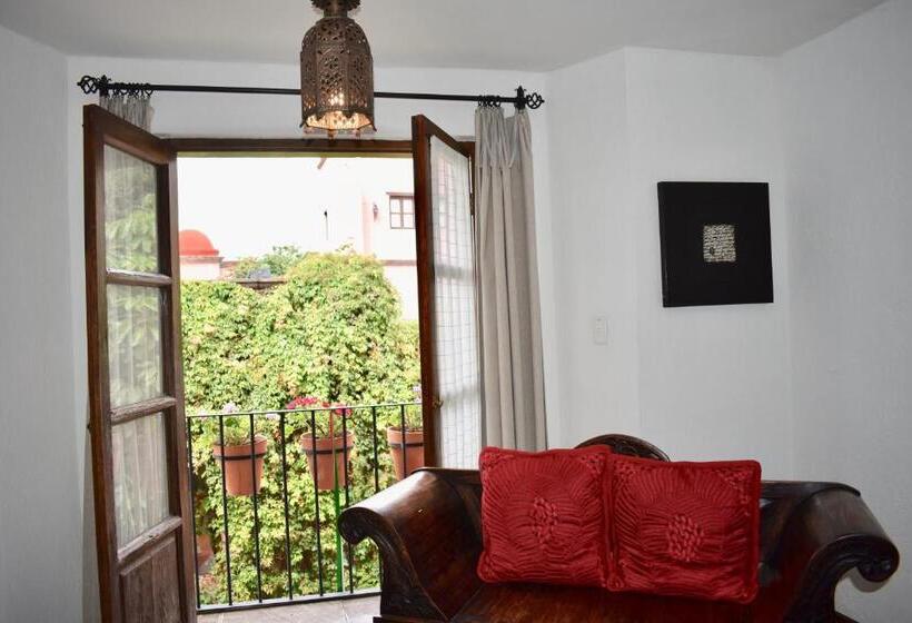 سوییت جونیور, Casa Rosada  Adults Only