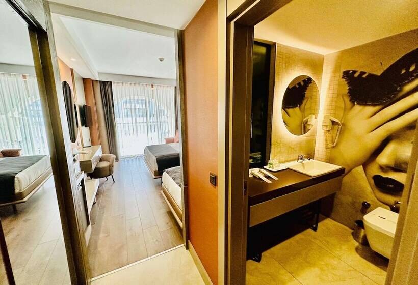 اتاق اساندارد با چشم‌انداز جانبی به دریا, Arycanda Kirman Premium   Ultra All Inclusive