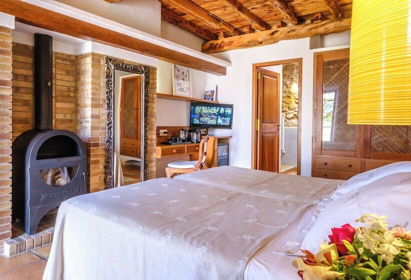 Quarto Deluxe Vista Jardim, Can Lluc Hotel Rural
