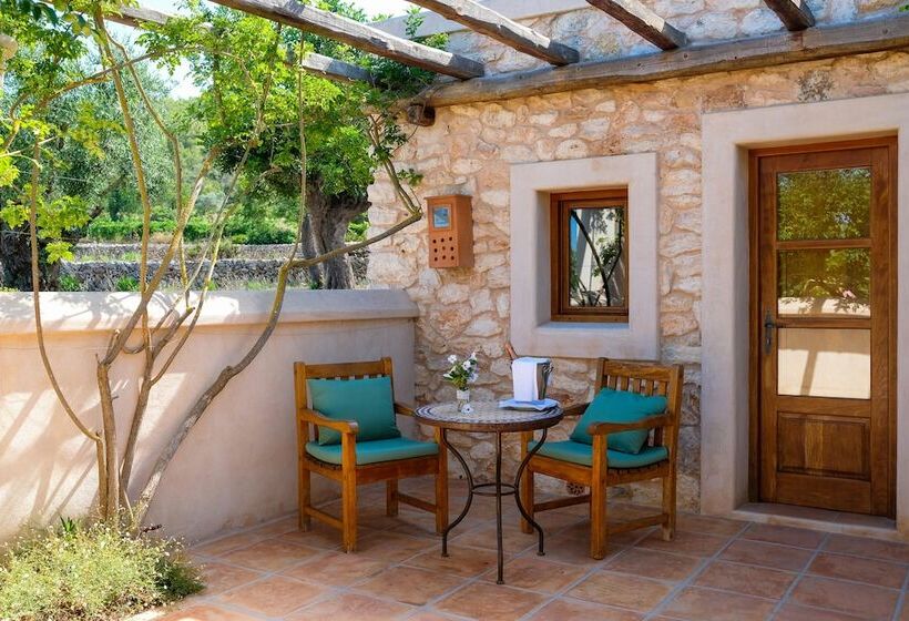 Quarto Deluxe Vista Jardim, Can Lluc Hotel Rural