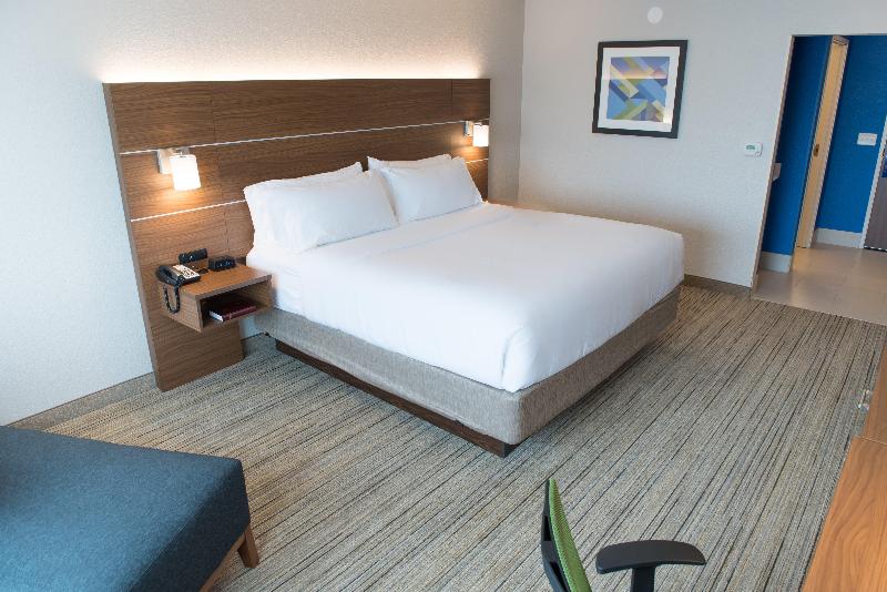Стандартный Номер Кровать Кинг, Holiday Inn Express & Suites Dayton North   Vandalia, An Ihg