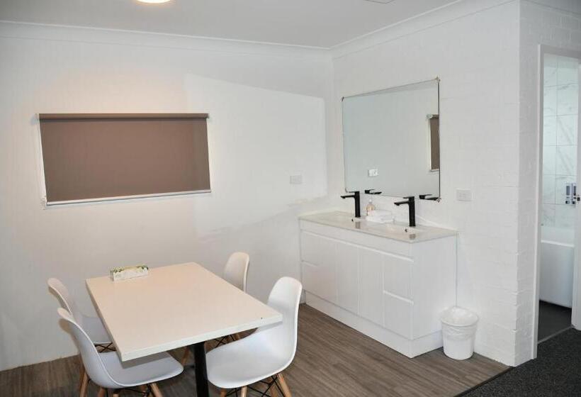 Семейный Номер, Lakeside Inn Wollongong