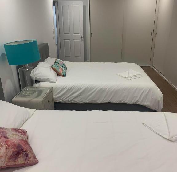 Апартаменты 2 Спальни, Lakeside Inn Wollongong