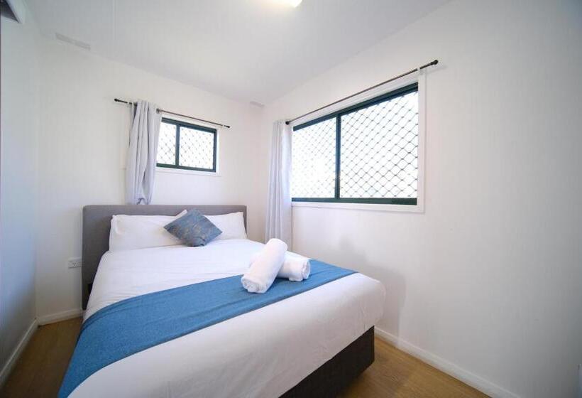 Хижина, Lakeside Inn Wollongong