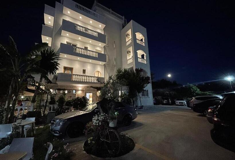اتاق استاندارد سه تخته با بالکن, Tre Isole Ksamil