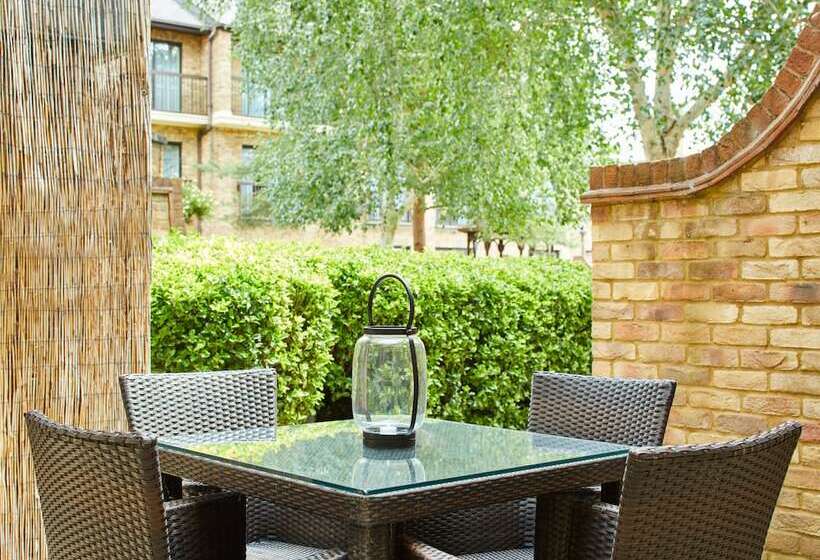 Люкс, Delta Hotels Cheshunt