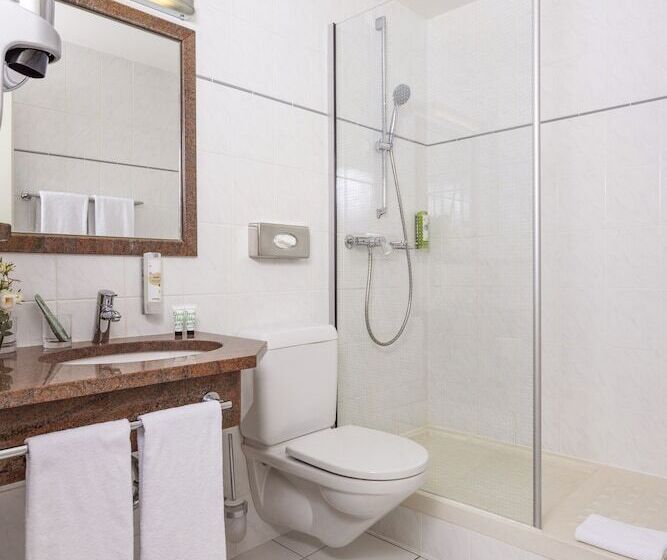 Семейный Номер, Everness Hotel & Resort