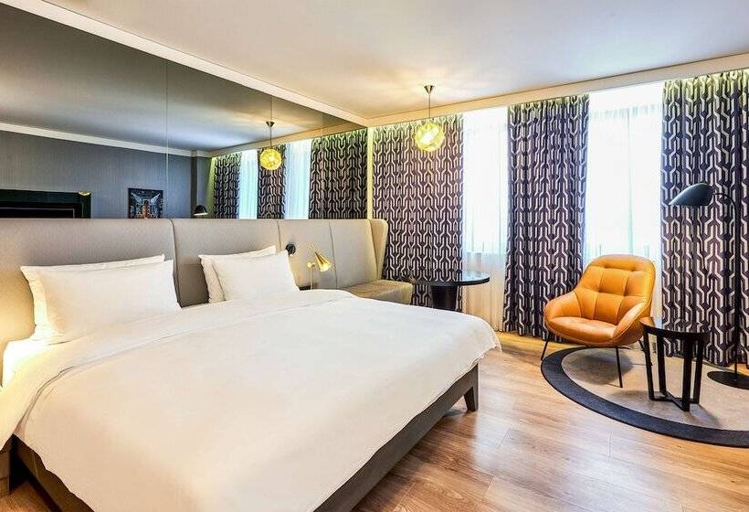 سوییت جونیور, Radisson Blu Hotel, Kyiv City Centre