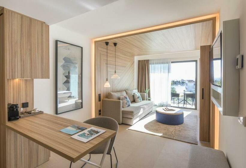 سوییت با چشم‌انداز دریا, Bordoy Alcudia Port Suites