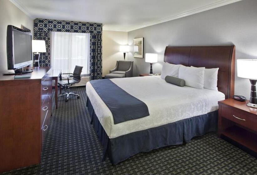장애인을 위한 킹사이즈 침대 스탠다드 룸, Best Western Plus Marina Shores