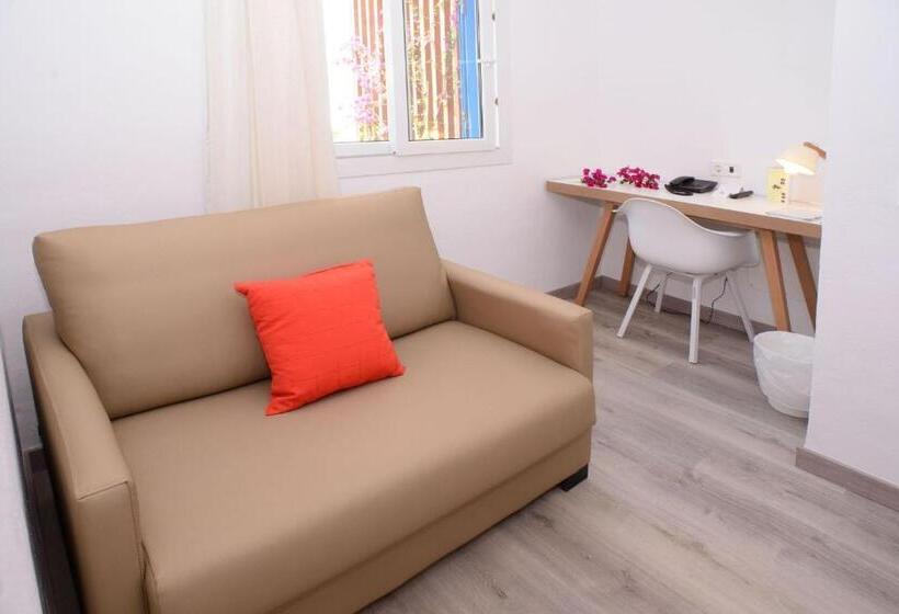 غرفة قياسية مطلّة علي الحديقة, Cala Llenya Resort Ibiza