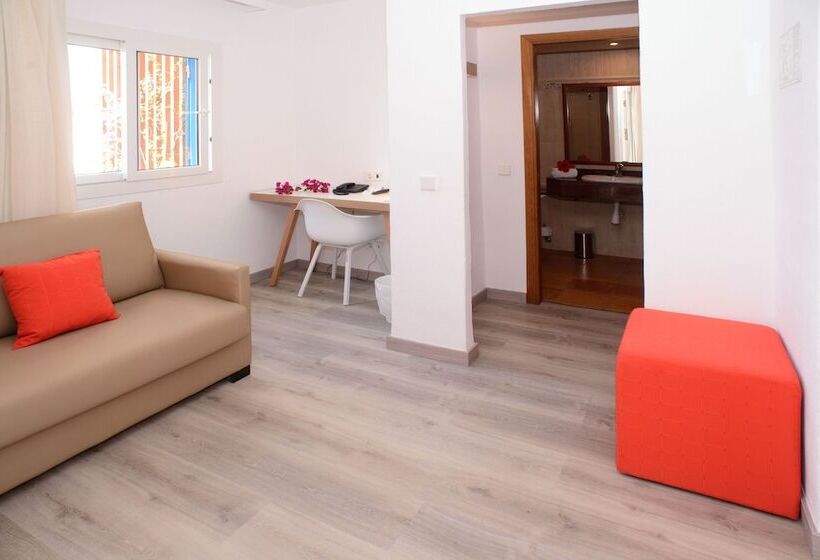 غرفة قياسية مطلّة علي الحديقة, Cala Llenya Resort Ibiza