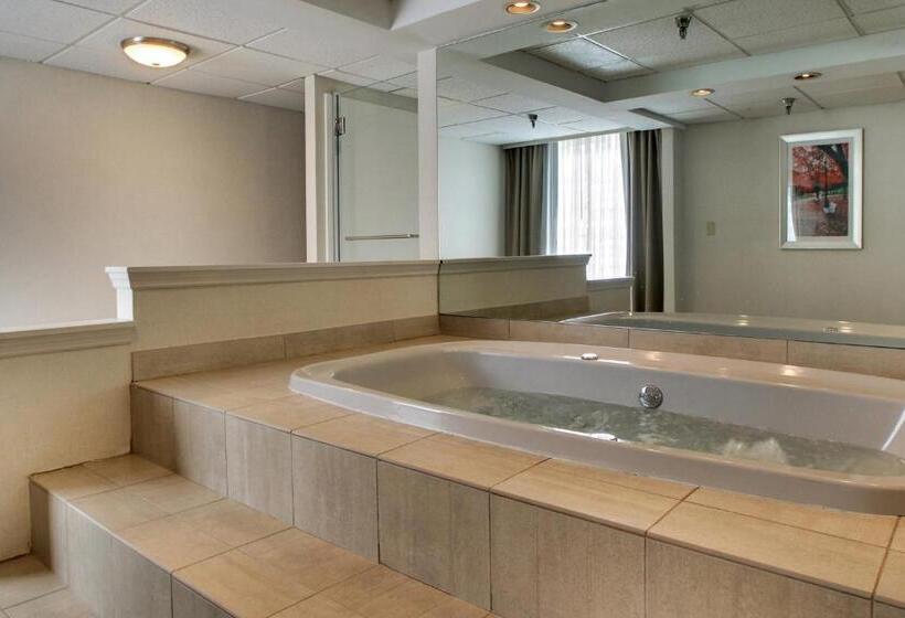 Люкс Кровать Кинг, Holiday Inn Express Poughkeepsie, An Ihg