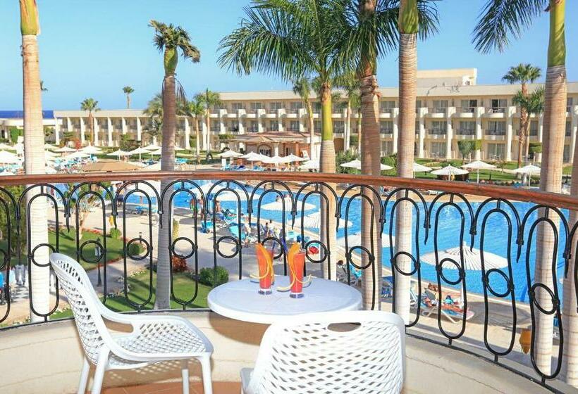 Chambre Familiale Vue Piscine, Labranda Royal Makadi
