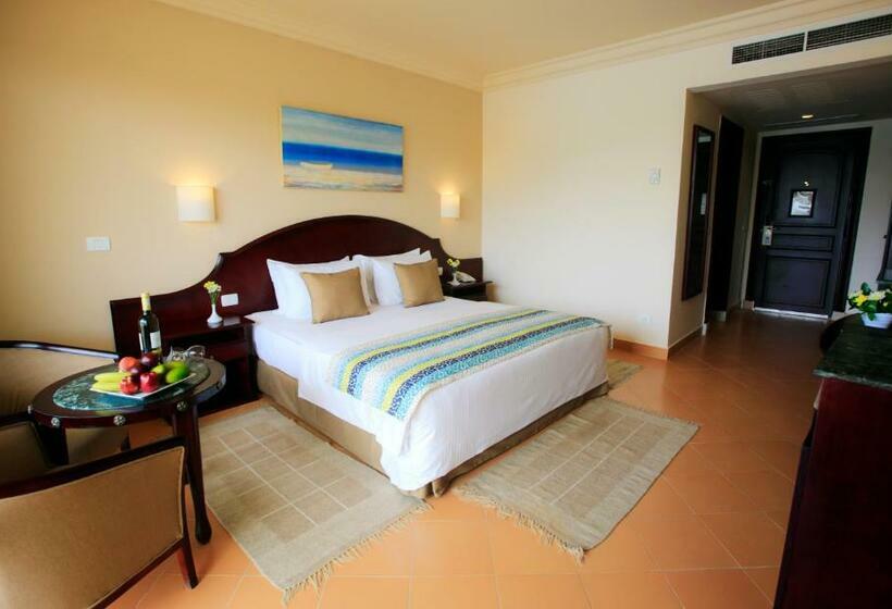 Chambre Familiale Vue Piscine, Labranda Royal Makadi