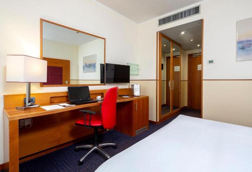 스탠다드 룸 킹사이즈 침대, Crowne Plaza Venice East, An Ihg