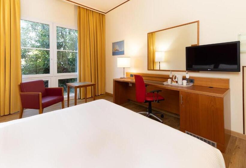 장애인을 위한 스탠다드 룸, Crowne Plaza Venice East, An Ihg