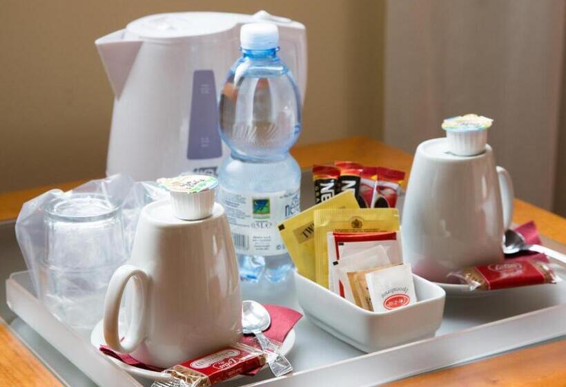 패밀리 연결 룸, Crowne Plaza Venice East, An Ihg