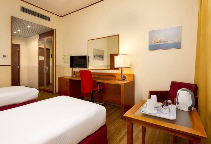 장애인을 위한 스탠다드 룸, Crowne Plaza Venice East, An Ihg