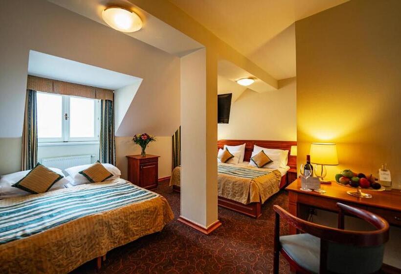 Quarto Quádruplo Estandar, U Divadla   Czech Leading Hotels