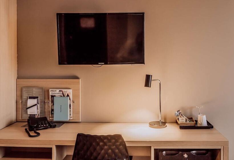 اتاق استاندارد یک نفره, Clarion Collection Hotel Odin