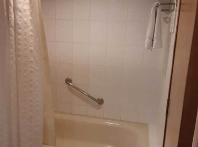 اتاق استاندارد چهار تخته, Miramar
