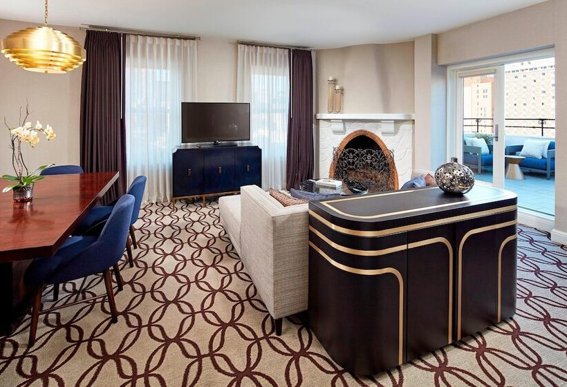 Suite mit Ausblick, Adagio, Autograph Collection