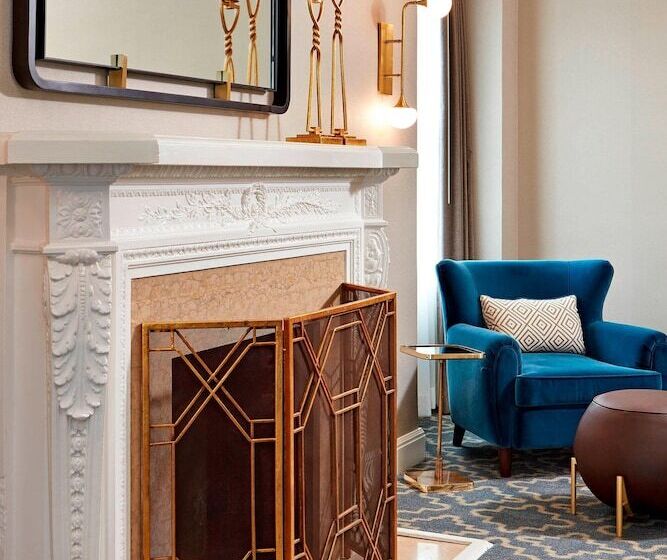 Suite mit Ausblick, Adagio, Autograph Collection