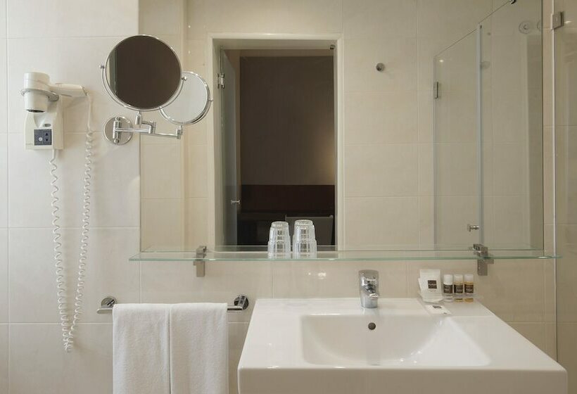 اتاق سوپریور سه تخته, Turim Restauradores